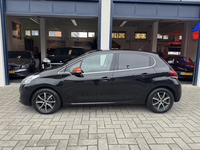 Peugeot 208 1.2 PureTech Roland Garros NL AUTO/ 111 PK/PANO/LEDER