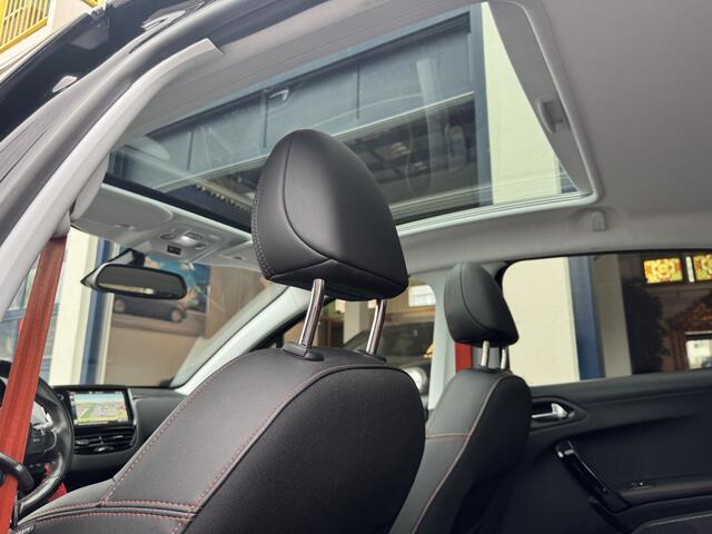 Peugeot 208 1.2 PureTech Roland Garros NL AUTO/ 111 PK/PANO/LEDER