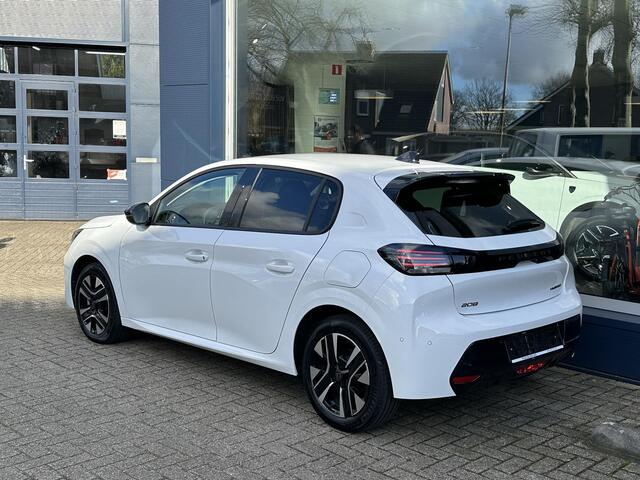 Peugeot 208 Hybrid 110 e-DCS6 Allure | 2025 auto! | Hybride Elektrisch rijden met Automaat | Achteruitrij-Camera | Stoelverwarming | LED Verlichting | Navigatie via Apple Carplay/Android Auto | Lichtmetalen Velgen | Cruise & Climate Control | Keyless-Entry |