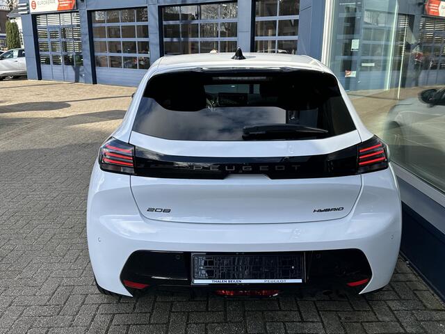 Peugeot 208 Hybrid 110 e-DCS6 Allure | 2025 auto! | Hybride Elektrisch rijden met Automaat | Achteruitrij-Camera | Stoelverwarming | LED Verlichting | Navigatie via Apple Carplay/Android Auto | Lichtmetalen Velgen | Cruise & Climate Control | Keyless-Entry |