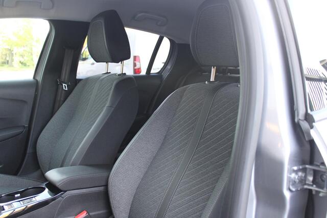 Peugeot 208 1.2 100PK ALLURE | CAMERA VOOR + ACHTER | KEYLESS ENTRY/START | DODEHOEK DETECTIE | NAVIGATIE | DRAADLOZE APPLE CARPLAY/ANDROID AUTO | PARKEERSENSOREN VOOR + ACHTER | ADAPTIVE CRUISE CONTROL | DAB+ RADIO | LED KOPLAMPEN |