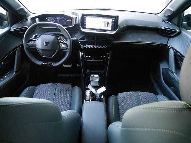 Peugeot 208 1.2 Hybrid 110 e-DCS6 GT | Nieuwe auto | Navigatie | Rondom camera | Adaptieve cruise control | Draadloze telefoonlader | Climate control | Dodehoek detectie