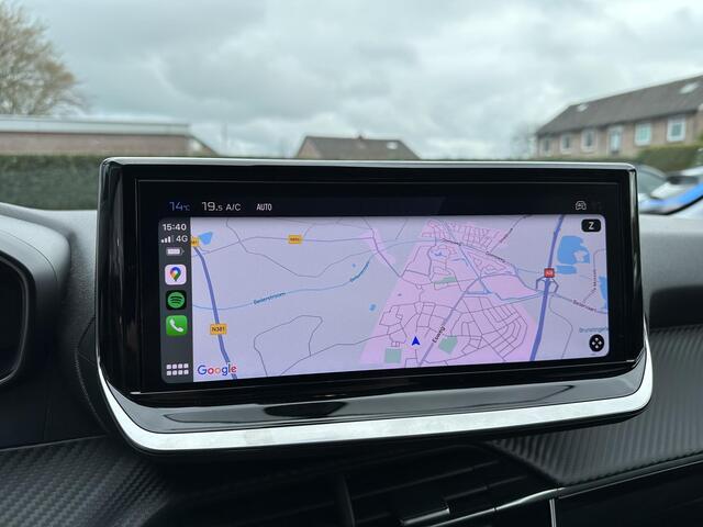 Peugeot 208 1.2 Turbo 100 PK Allure | Bouwjaar 2025 | ¤ 5.750 DEMO Voordeel | Navigatie via Telefoon | Stoelverwarming | 360 Graden Camera | Keyless Entry & Start | LED Verlichting | Climate Control | Dode Hoek Detectie | Voor + Achter Parkeersensoren | 16" Lichtmeta