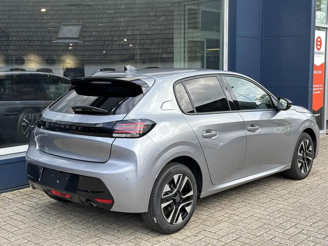 Peugeot 208 1.2 Turbo 100 PK Allure | Bouwjaar 2025 | ¤ 5.750 DEMO Voordeel | Navigatie via Telefoon | Stoelverwarming | 360 Graden Camera | Keyless Entry & Start | LED Verlichting | Climate Control | Dode Hoek Detectie | Voor + Achter Parkeersensoren | 16" Lichtmeta