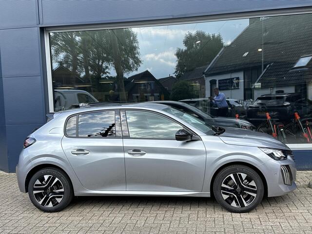 Peugeot 208 1.2 Turbo 100 PK Allure | Bouwjaar 2025 | ¤ 5.750 DEMO Voordeel | Navigatie via Telefoon | Stoelverwarming | 360 Graden Camera | Keyless Entry & Start | LED Verlichting | Climate Control | Dode Hoek Detectie | Voor + Achter Parkeersensoren | 16" Lichtmeta