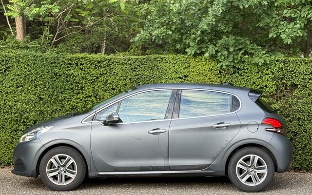 Peugeot 208 1.2 PureTech Active navigatie 5-deurs dealer onderhouden