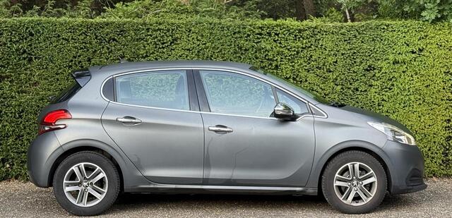 Peugeot 208 1.2 PureTech Active navigatie 5-deurs dealer onderhouden