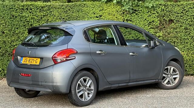 Peugeot 208 1.2 PureTech Active navigatie 5-deurs dealer onderhouden