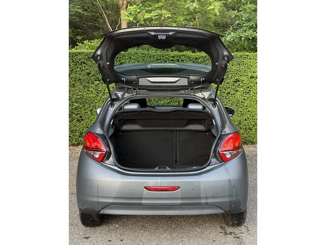 Peugeot 208 1.2 PureTech Active navigatie 5-deurs dealer onderhouden