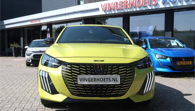 Peugeot 208 100 Pk. *** GT *** Nieuw Type *** Draadloos Apple CarPlay / Android Auto met Google Maps Navigatie en Spotify * Keyless Entry & Start Button * Achteruitrij Parkeer Camera * 1/2 Leder Interieur * DAB Radio * L.M. Velgen * Full Vingerhoets; Vierde Generatie
