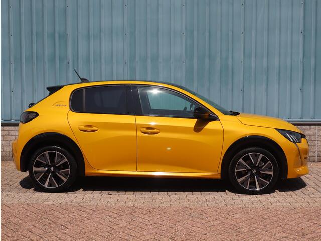 Peugeot 208 5-deurs GT-Line 1.2 Turbo 100pk H6 | NAVI | CLIMA | CAMERA | 3D DASHBOARD | APPLE CARPLAY / ANDROID AUTO |