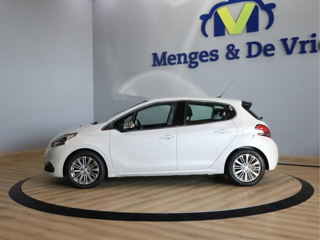 Peugeot 208 1.2 PureTech Blue Lease Executive Airco ECC | Cruise Control | Parkeersensoren | NAP | Isofix | Apple Carplay