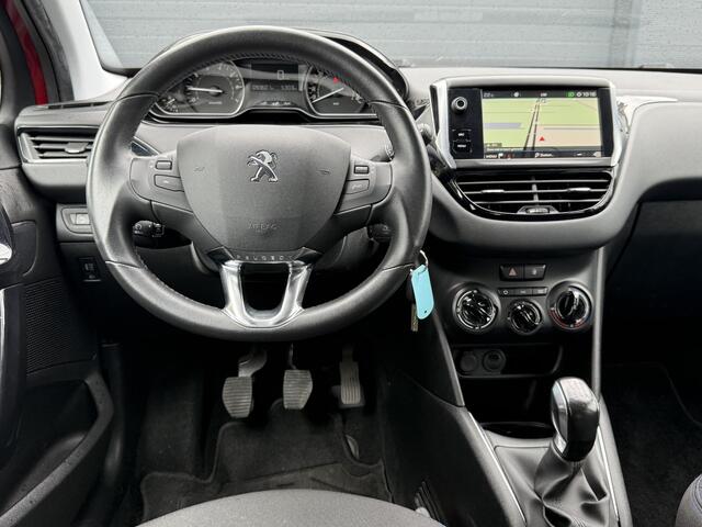 Peugeot 208 1.2 PureTech Signature Navi,Airco,Cruise,PDC,Trekhaak,Carplay,Elek ramen,N.A.P,Nieuwe APK bij Aflevering