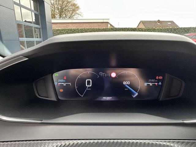 Peugeot 208 1.2 Turbo 100 PK Allure | ¤ 4200 DEMO korting | Nieuwste Model | 2025 Auto | Stoelverwarming | Navigatie | 360 graden Camera + dodehoek detectie | LED Verlichting | Parkeersensoren | Privacy Glas | Half Lederen Bekleding | Lichtmetalen Velgen |