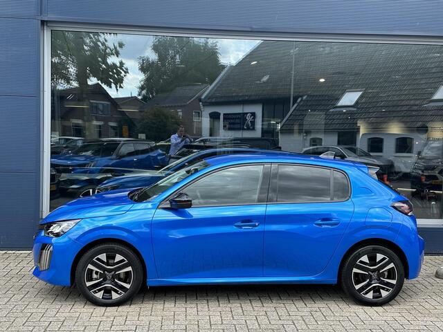 Peugeot 208 1.2 Turbo 100 PK Allure | ¤ 4200 DEMO Voordeel | Nieuwste Model 208 | Bouwjaar 2025 | Navigatie via Telefoon | Stoelverwarming | LED Verlichting | Lichtmetalen Velgen 16" | Half Lederen Bekleding | Groot Multimedia Scherm | Climate Control | Cruise Contro