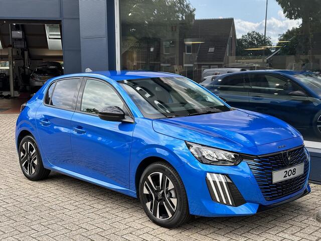 Peugeot 208 1.2 Turbo 100 PK Allure | ¤ 4200 DEMO Voordeel | Nieuwste Model 208 | Bouwjaar 2025 | Navigatie via Telefoon | Stoelverwarming | LED Verlichting | Lichtmetalen Velgen 16" | Half Lederen Bekleding | Groot Multimedia Scherm | Climate Control | Cruise Contro