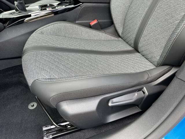 Peugeot 208 1.2 Turbo 100 PK Allure | ¤ 4200 DEMO Voordeel | Nieuwste Model 208 | Bouwjaar 2025 | Navigatie via Telefoon | Stoelverwarming | LED Verlichting | Lichtmetalen Velgen 16" | Half Lederen Bekleding | Groot Multimedia Scherm | Climate Control | Cruise Contro