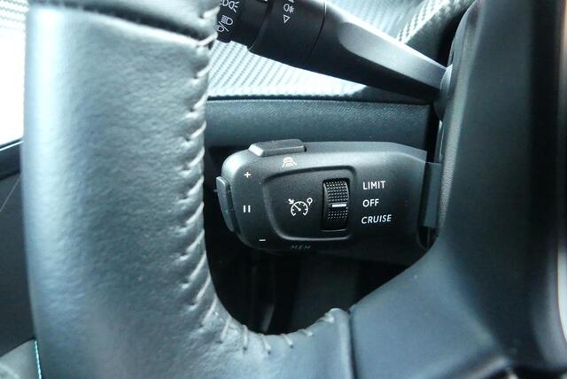 Peugeot 208 1.2 PureTech Allure Pack ADAPTIEVE CRUISE, CLIMA, NAVI, 360° CAMERA, 21.587KM