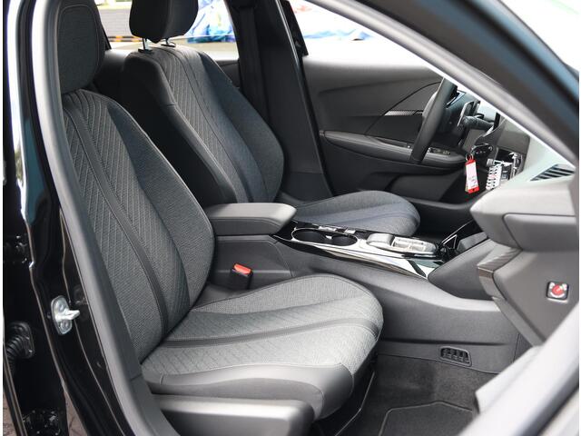 Peugeot 208 Hybrid 100PK e-DCS6 Allure | AUTOMAAT | AppleCarplay/AndroidAuto | Parkeersensoren | FULL LED | Lederen Stuurwiel | Climate Control | Cruise Control | 16" LMV | Privacy Glass |