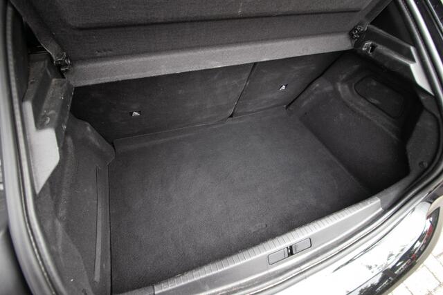 Peugeot 208 1.2 PureTech GT - All-in rijklrprs | trekhaak | sportieve uitv.