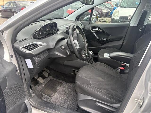 Peugeot 208 1.6 BlueHDi Blue Lease Executive