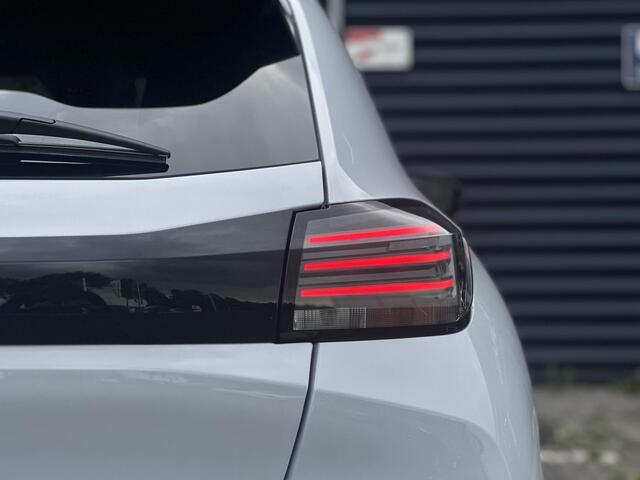 Peugeot 208 1.2 Hybrid 110pk e-DCS6 Allure | Navigatie | Parkeercamera/-sensoren (voor/achter) | Climate Control | Apple Carplay/Android Auto | Dodehoekdetectie | DAB | Start/Sopt | LED |