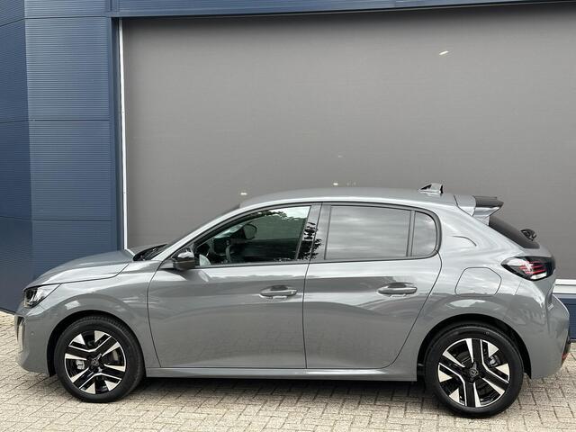 Peugeot 208 1.2 Hybrid 110 PK Allure Automaat | 2025 Demonstratie Auto | Hybride Automaat | Navigatie | 360 Graden Camera | Stoelverwarming | Climate Control | Cruise Control | Parkeersensoren V+A | LED Verlichting | Draadloze Apple Carplay / Android Auto | 16" Licht
