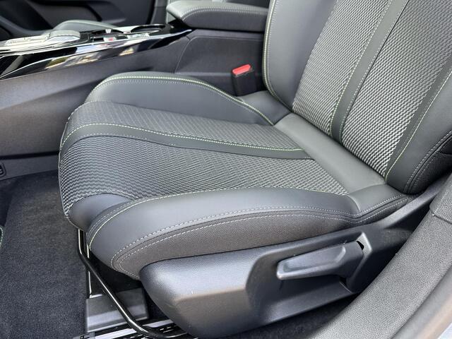 Peugeot 208 1.2 Hybrid 110 PK GT Automaat | Meest Complete Uitvoering | Glazen Panoramadak | Navigatie | 360 Graden Camera | Dode Hoek Detectie | Climate Control | Keyless Entry & Start | Cruise Control | Sportstoelen | 17" Lichtmetalen Velgen | Full LED Verlichting 