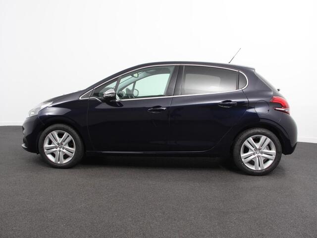 Peugeot 208 1.2 PureTech Allure Airco Cruise control Parkeersensoren achter LED Navigatie