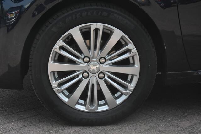 Peugeot 208 1.2 PureTech GT-line B.J. 2018