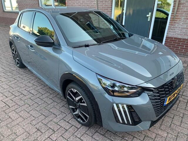 Peugeot 208 Hybrid 136 e-DCS6 GT