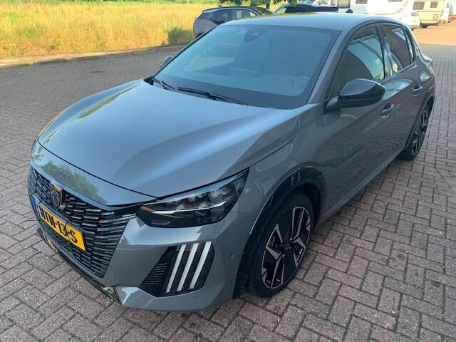 Peugeot 208 Hybrid 136 e-DCS6 GT