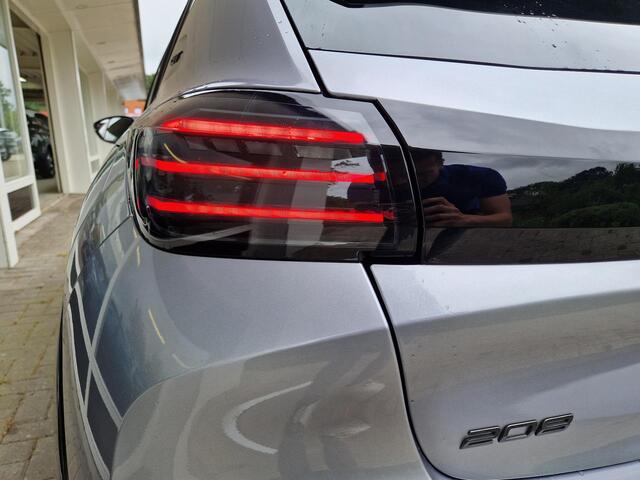 Peugeot 208 Hybrid 136 e-DCS6 GT | Navigatie | Climate & Cruise Control | Achteruitrij Camera | Apple CarPlay/Android Auto |