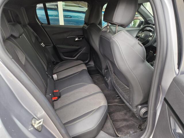 Peugeot 208 Hybrid 136 e-DCS6 GT | Navigatie | Climate & Cruise Control | Achteruitrij Camera | Apple CarPlay/Android Auto |