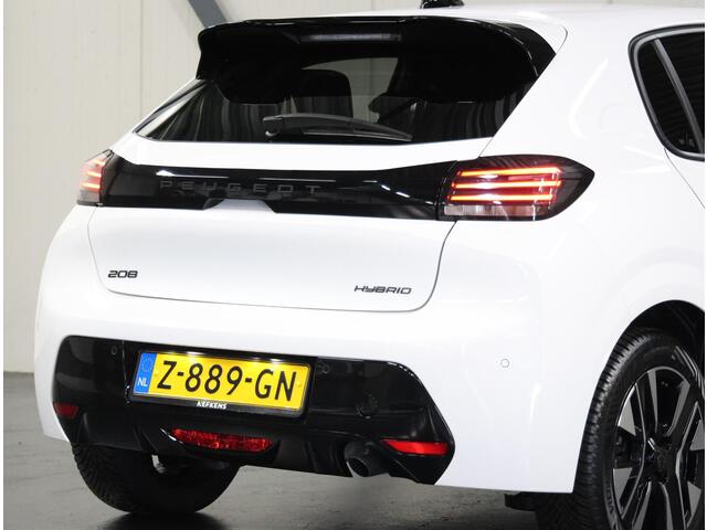 Peugeot 208 Hybrid 100PK e-DCS6 Allure | AppleCarplay/Android Auto | Armsteun | Parkeersensoren | Navigatie | FULL LED | Lederen Stuurwiel | Climate Control | Cruise Control | 16" LMV | Isofix | Privacy Glass |