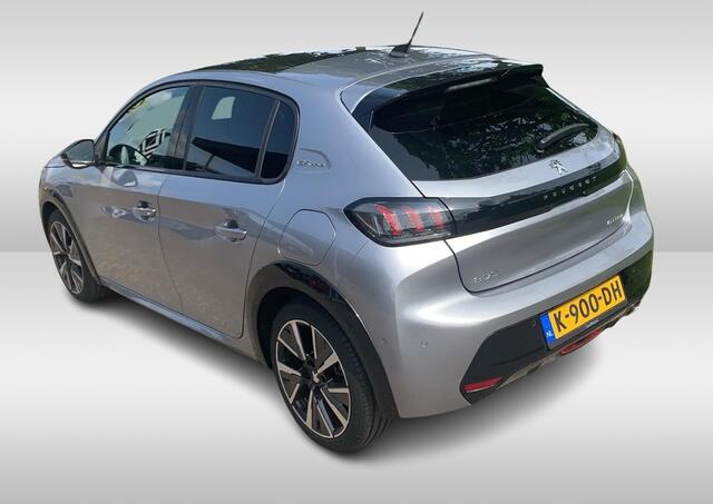 Peugeot 208 1.2 PureTech GT-Line / Panoramadak / Camera / Navigatie / 17'' / Half leder / Dodehoek / Cruise Control