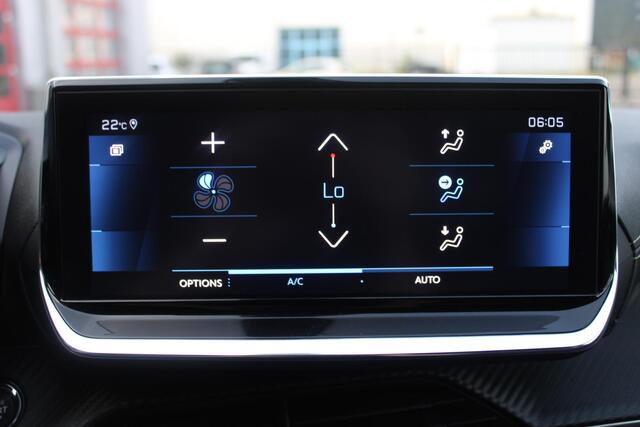 Peugeot 208 1.2 PureTech GT-Line Pano/Dodehoek/Led/Navi