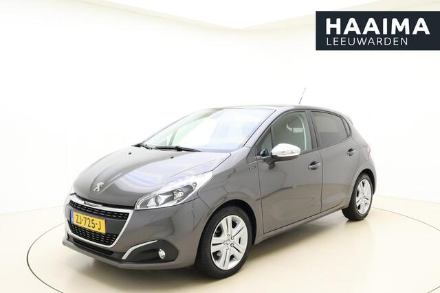 Peugeot 208 1.2 PureTech Signature 82 PK | Handgeschakeld | Airco | Navigatie | Cruise Control | Parkeersensor | Licht metalen velgen | Bluetooth | 1e eigenaar