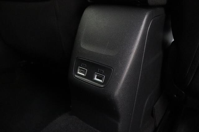 Peugeot 208 1.2T 100pk Allure | DEMO |Navigatie | Apple Carplay/Android Auto | Camera | Climate & Cruise control | Parkeersensoren | LED koplampen