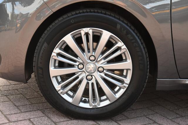 Peugeot 208 1.2 PureTech GT-line B.J. 2018