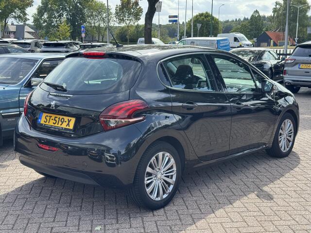 Peugeot 208 1.2 PureTech Allure / Panoramadak / Navigatie / Parkeerhulp achter / 16'' / Apple CarPlay / DAB / Cruise Control