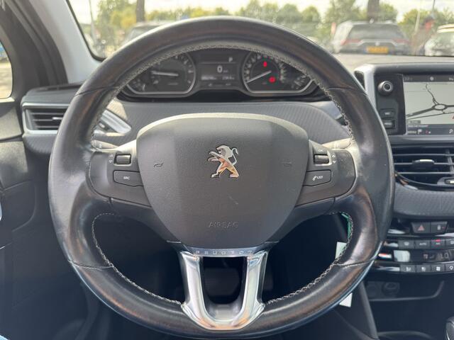 Peugeot 208 1.2 PureTech Allure / Panoramadak / Navigatie / Parkeerhulp achter / 16'' / Apple CarPlay / DAB / Cruise Control