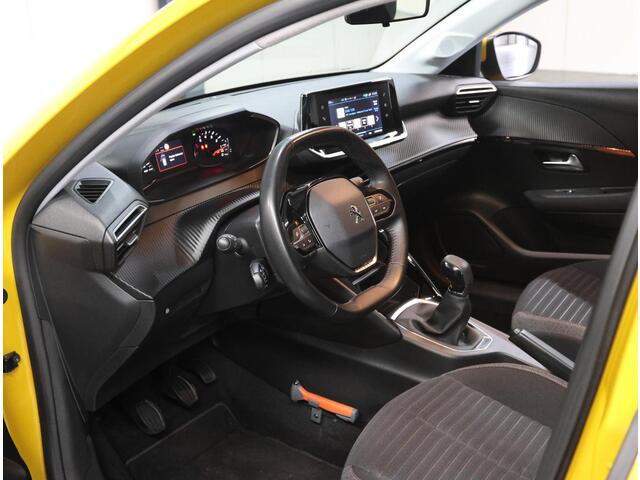 Peugeot 208 1.2 75PK Active | AppleCarplay/Android Auto | Navigatie | Armsteun | Parkeersensoren | LED | Lederen Stuurwiel | Airco | Cruise Control | 16" LMV | Isofix |