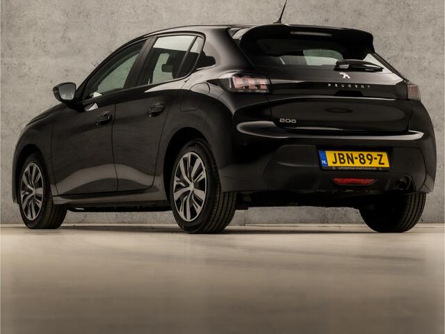 Peugeot 208 1.2 PureTech Allure Sport Automaat (APPLE CARPLAY, GROOT NAVI, LANE ASSIST, SPORTSTOELEN, PARKEERSENSOREN, CRUISE, DAB+, NIEUWSTAAT)