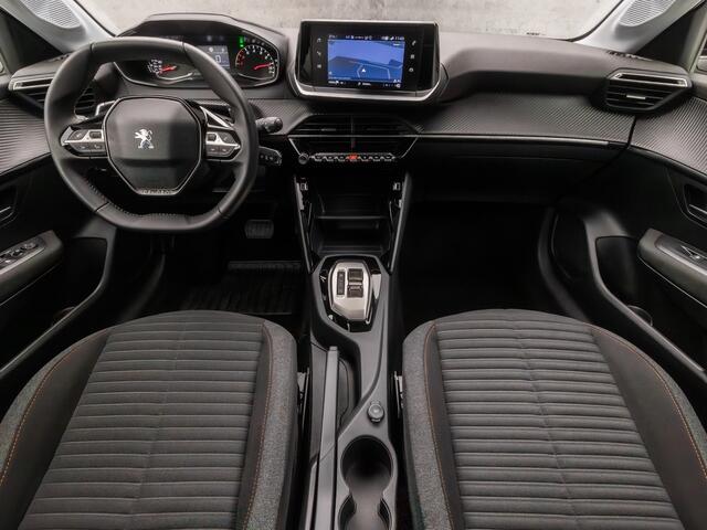 Peugeot 208 1.2 PureTech Allure Sport Automaat (APPLE CARPLAY, GROOT NAVI, LANE ASSIST, SPORTSTOELEN, PARKEERSENSOREN, CRUISE, DAB+, NIEUWSTAAT)
