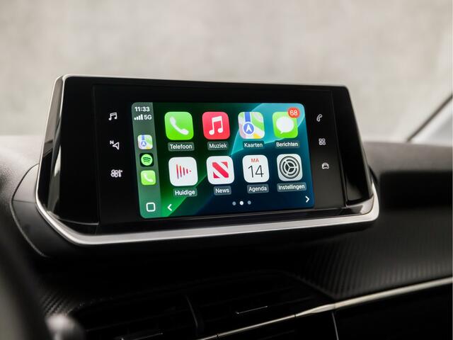 Peugeot 208 1.2 PureTech Allure Sport Automaat (APPLE CARPLAY, GROOT NAVI, LANE ASSIST, SPORTSTOELEN, PARKEERSENSOREN, CRUISE, DAB+, NIEUWSTAAT)