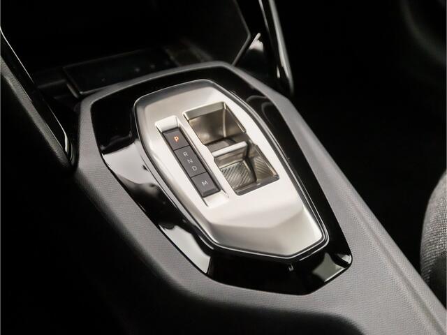Peugeot 208 1.2 PureTech Allure Sport Automaat (APPLE CARPLAY, GROOT NAVI, LANE ASSIST, SPORTSTOELEN, PARKEERSENSOREN, CRUISE, DAB+, NIEUWSTAAT)