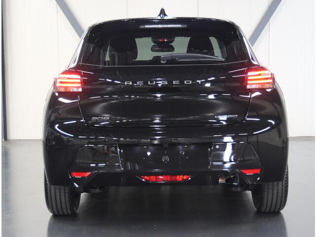 Peugeot 208 1.2 Hybrid 110 e-DCS6 Allure | Incl. ¤4.240,- Korting! | Camera Voor/Achter | Navigatie | Dodehoekdetectie | CruiseControl | AppleCarPlay/AndroidAuto | ClimateControl |