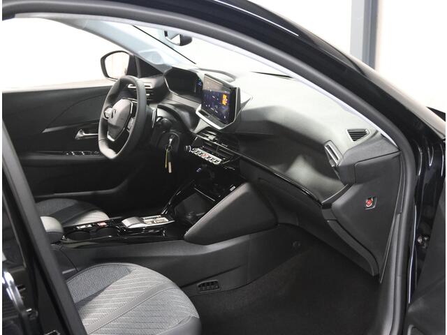 Peugeot 208 1.2 Hybrid 110 e-DCS6 Allure | Incl. ¤4.240,- Korting! | Camera Voor/Achter | Navigatie | Dodehoekdetectie | CruiseControl | AppleCarPlay/AndroidAuto | ClimateControl |