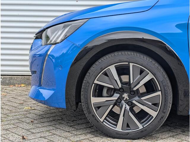 Peugeot 208 GT-Line 1.2 Turbo 130pk AUTOMAAT | LEDEREN BEKLEDING | NAVI | GLAZEN PANORAMADAK | CAMERA | ADAPTIEVE CRUISE | STOELVERWARMING